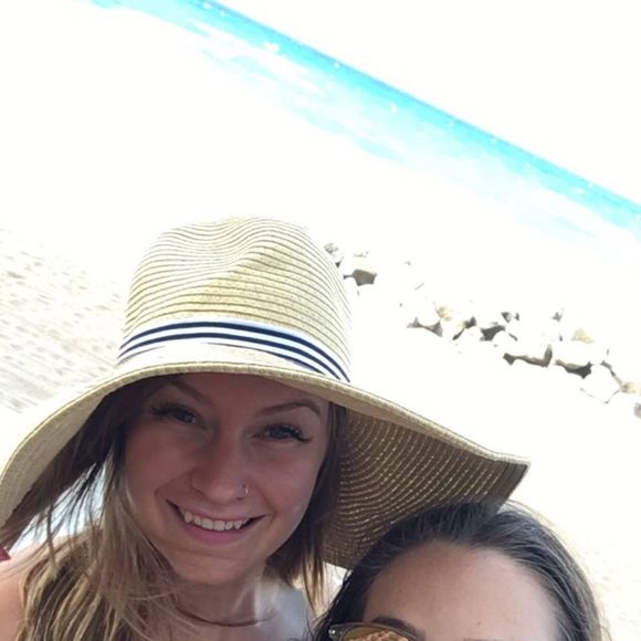 Meet your Posher, Shae - Picture 1 of 1